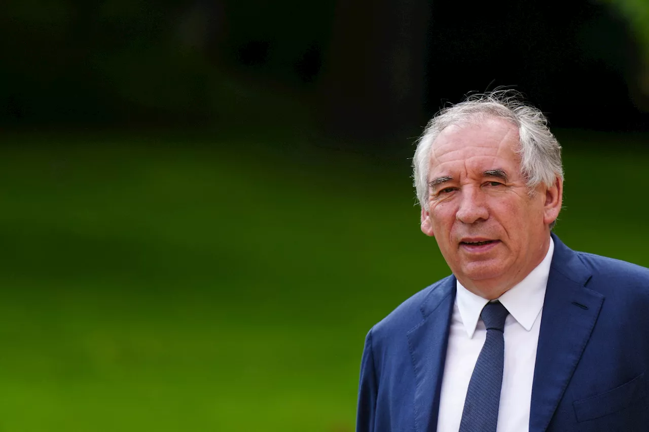 François Bayrou, premier allié de Macron, Premier ministre à l'usure