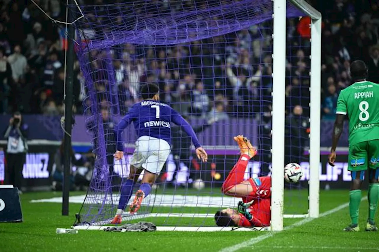 Toulouse s'impose face à Saint-Étienne en ouverture de la 15e journée de Ligue 1