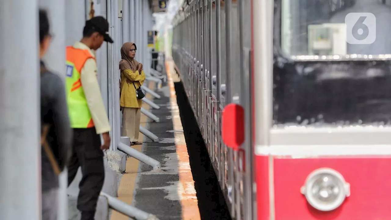 19,4 Juta Penumpang Diprediksi Bakal Padati KRL Selama Libur Natal dan Tahun Baru 2024/2025