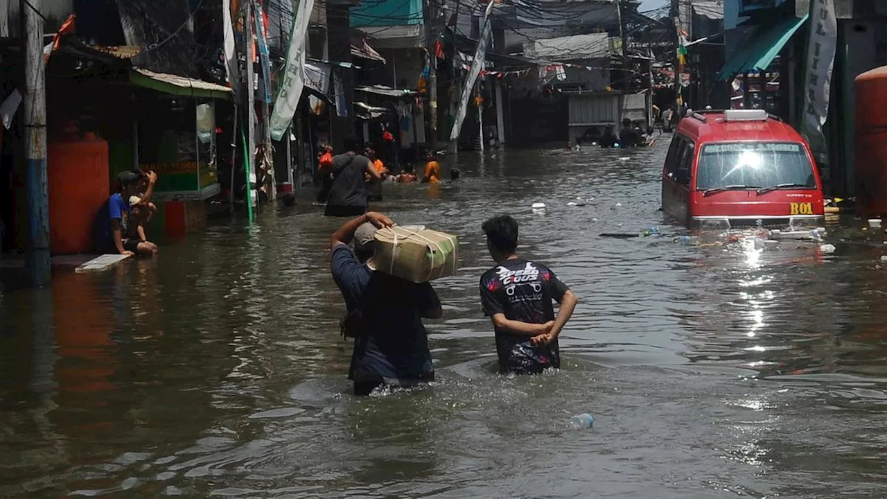 Banjir Rob Kembali Rendam Muara Angke Jakut pada Jumat Pagi Ini