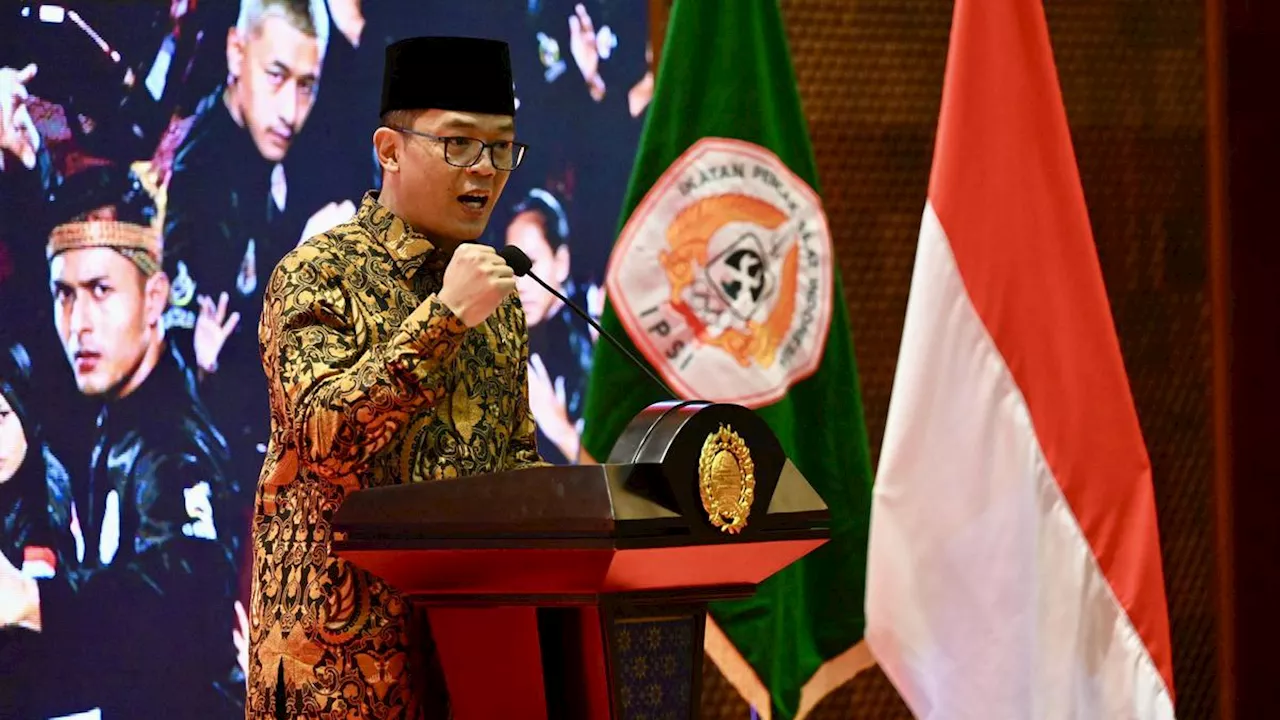 Menlu Sugiono Lepas Kontingen Atlet Pencak Silat ke Kejuaraan Dunia di Abu Dhabi