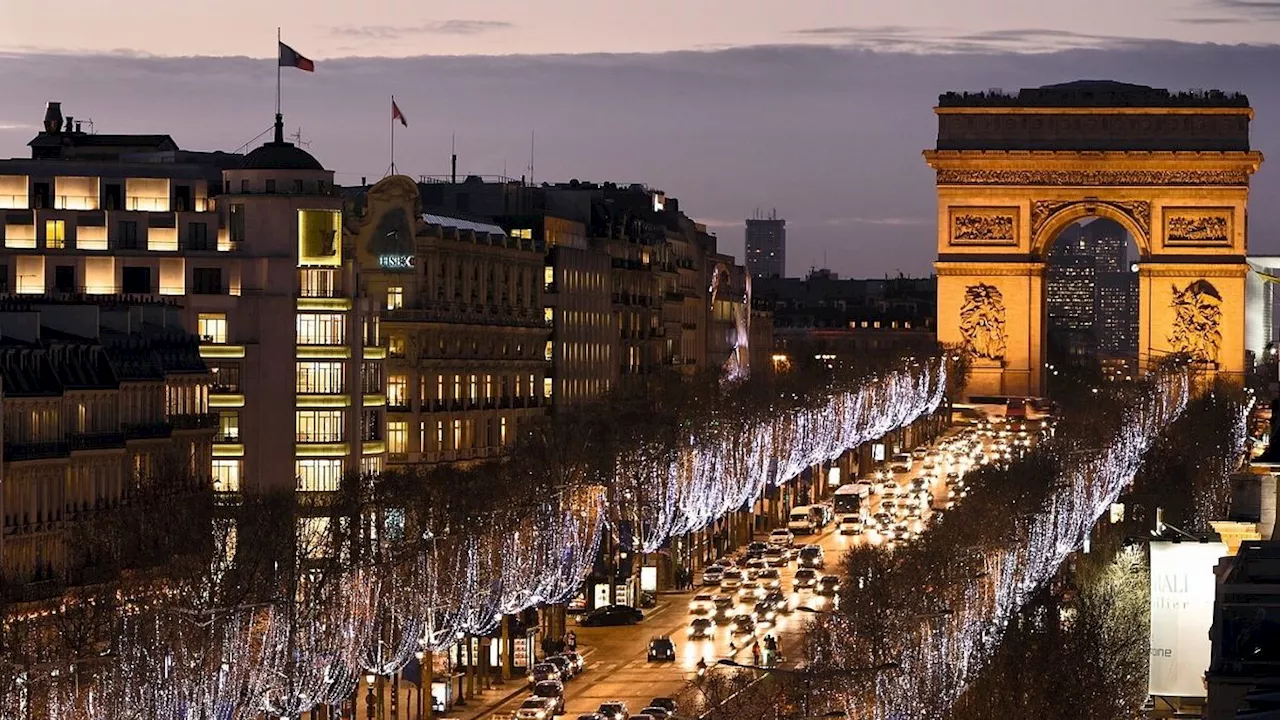 Da Parigi a Versailles, l’incanto natalizio della Ville Lumière