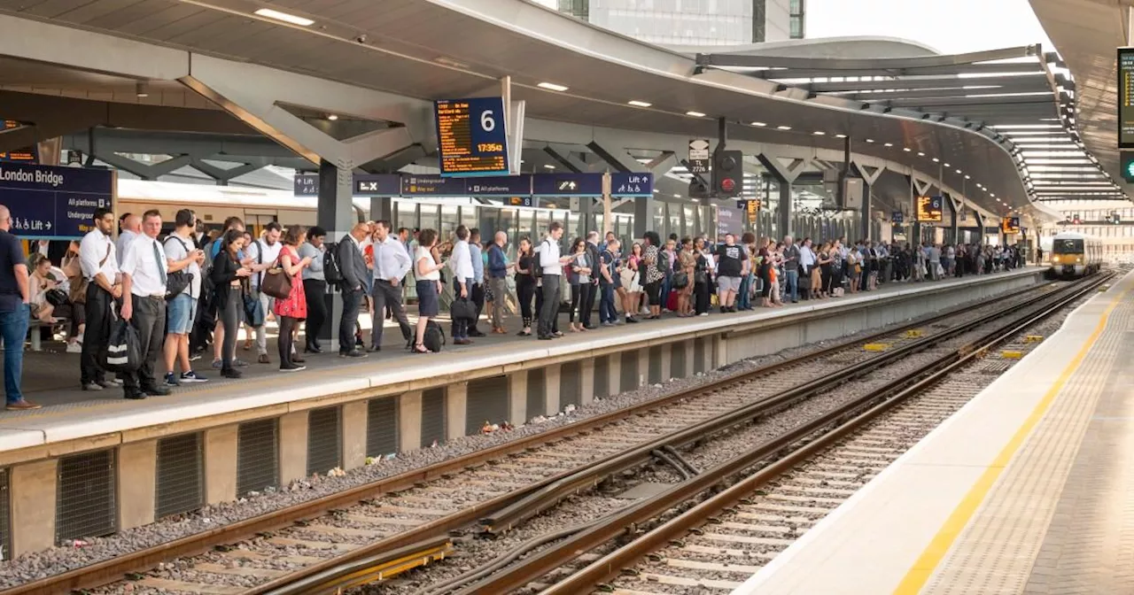 London Bridge and Victoria face travel delays after points failure