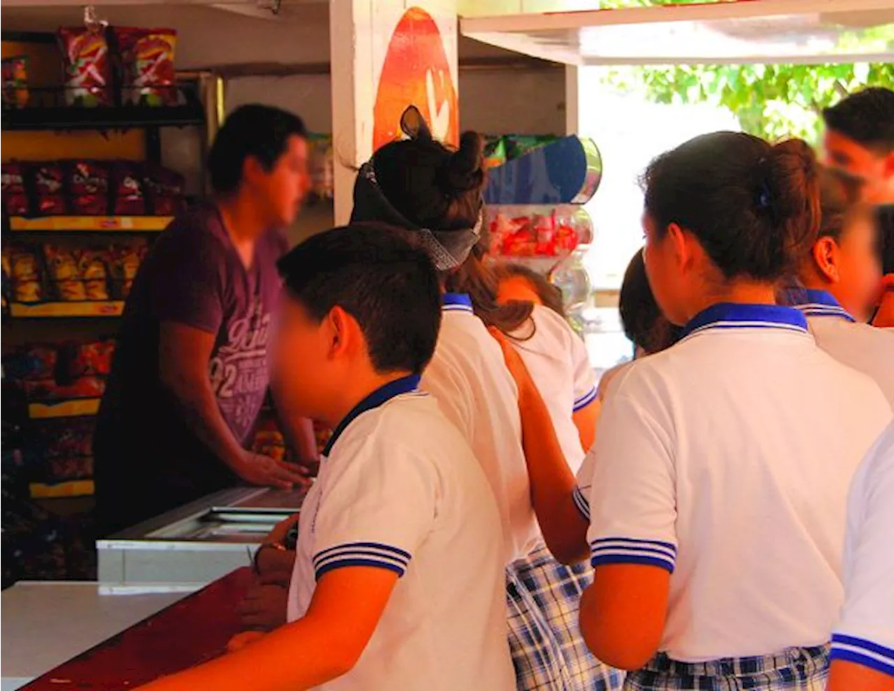 Hay comida chatarra en 98.5% de las escuelas del estado