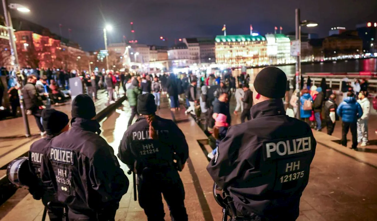 Zäune, Drohnen, Flutlicht – drastische Maßnahmen zu Silvester am Jungfernstieg