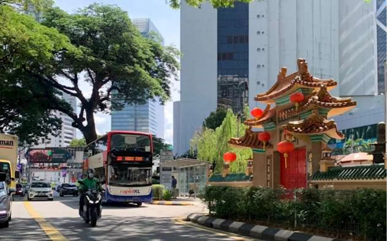 Special peak hour contraflow lanes for Rapid KL buses on Jalan Ampang, Jalan Tun Razak