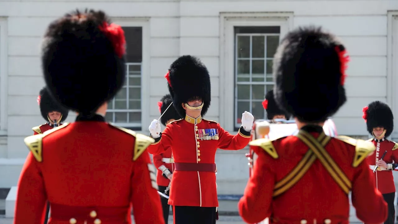 Buckingham Palace onderzoekt arrestatie personeelslid na kerstreceptie: 'Glazen kapotgeslagen'