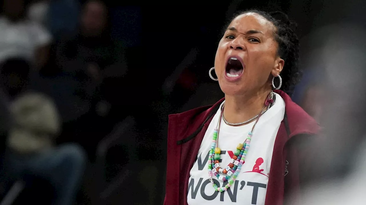 South Carolina Coach Dawn Staley Lauds 'On Point' MiLaysia Fulwiley, Ashlyn Watkins