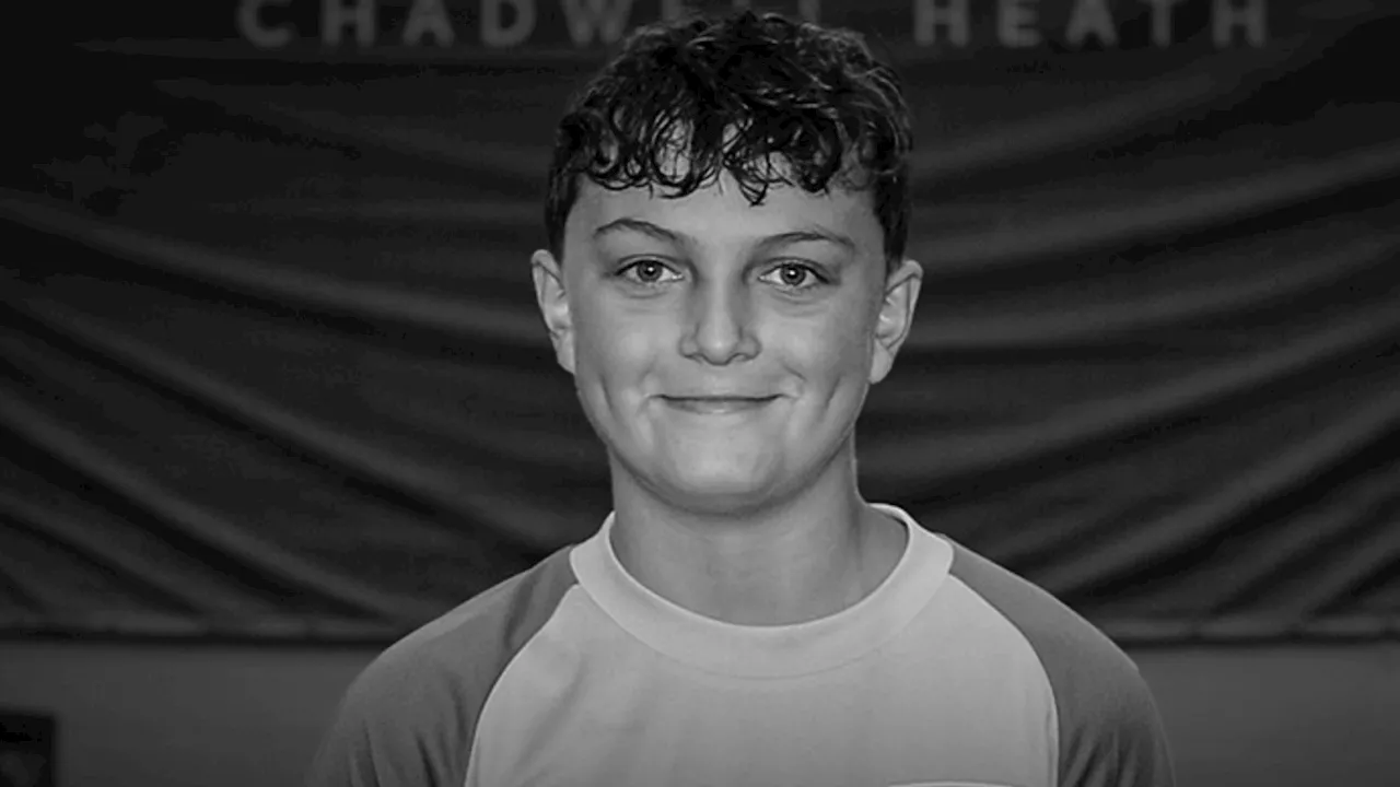 West Ham academy goalkeeper Oscar Fairs dies aged 15 after cancer diagnosis