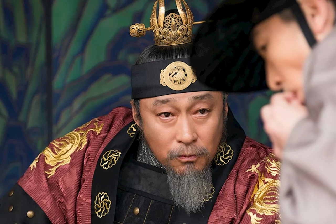 Lee Sung Min Exudes A King’s Charisma In Upcoming Sageuk Drama “The Queen Who Crowns”