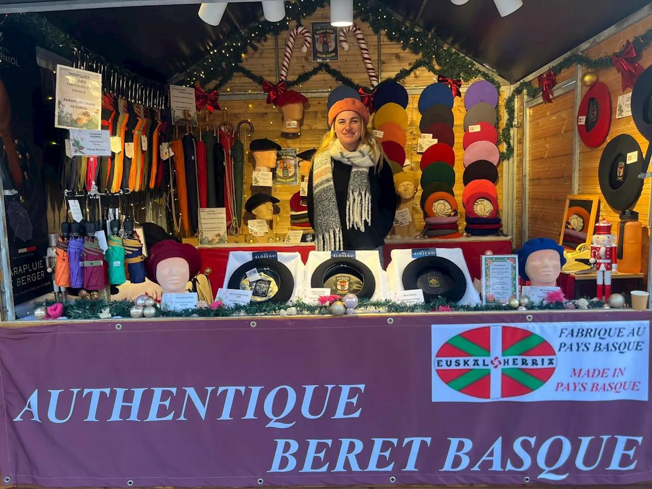 Saint-Jean-de-Luz : les gardiens du « Béret basque » en bonne place sur le marché de Noël