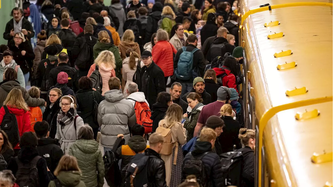 Berliner Verkehrsbetriebe wollen zuverlässiger werden: Neue U-Bahnzüge kommen ab September 2025