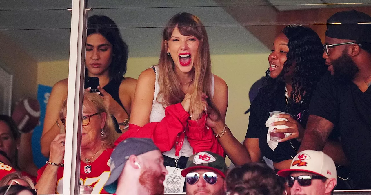 Taylor Swift Laughs at 'Go Taylor's Boyfriend' Chiefs Blanket