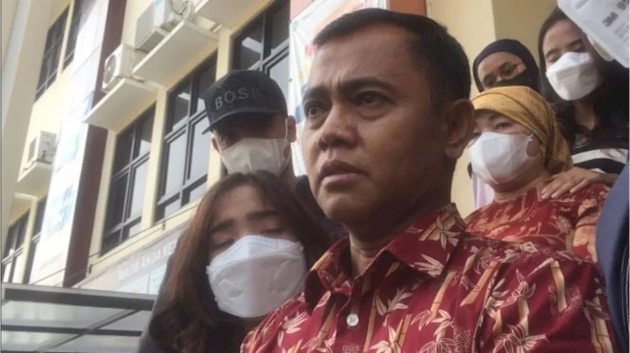 Fuji Dibully Netizen Kepergok Nge-Vape Saat Live, Haji Faisal: Santai Aja..