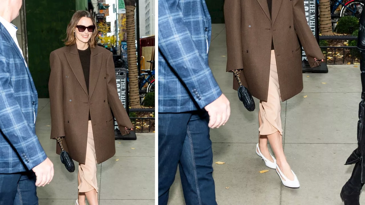 Cómo llevar faldas midi elegante con zapatos de tacón kitten como Keira Knightley