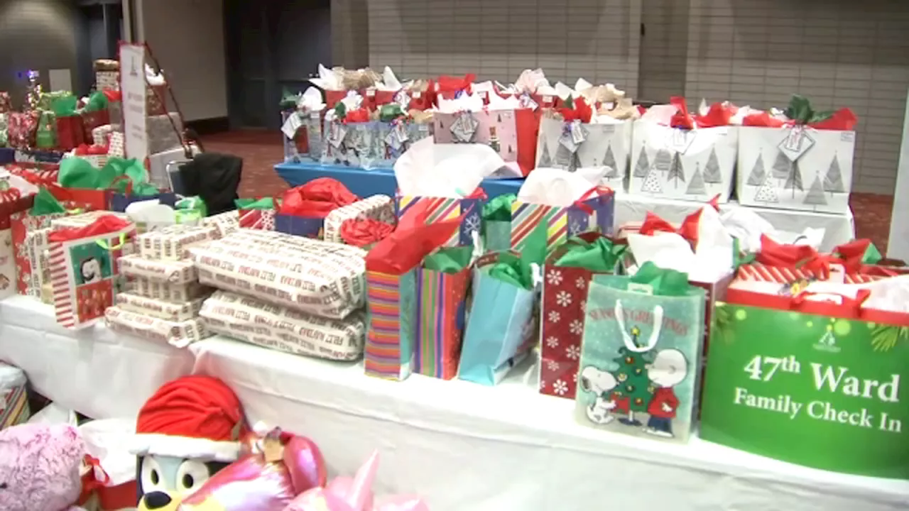 More than 2,000 Chicago kids receive holiday gifts at annual Christmas in the Wards event