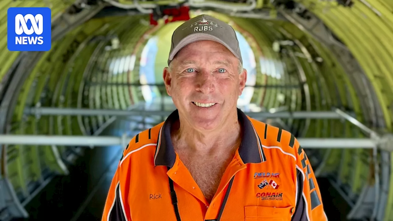 Canadian pilot Rick Roberts flies large air tanker to fight NSW bushfires