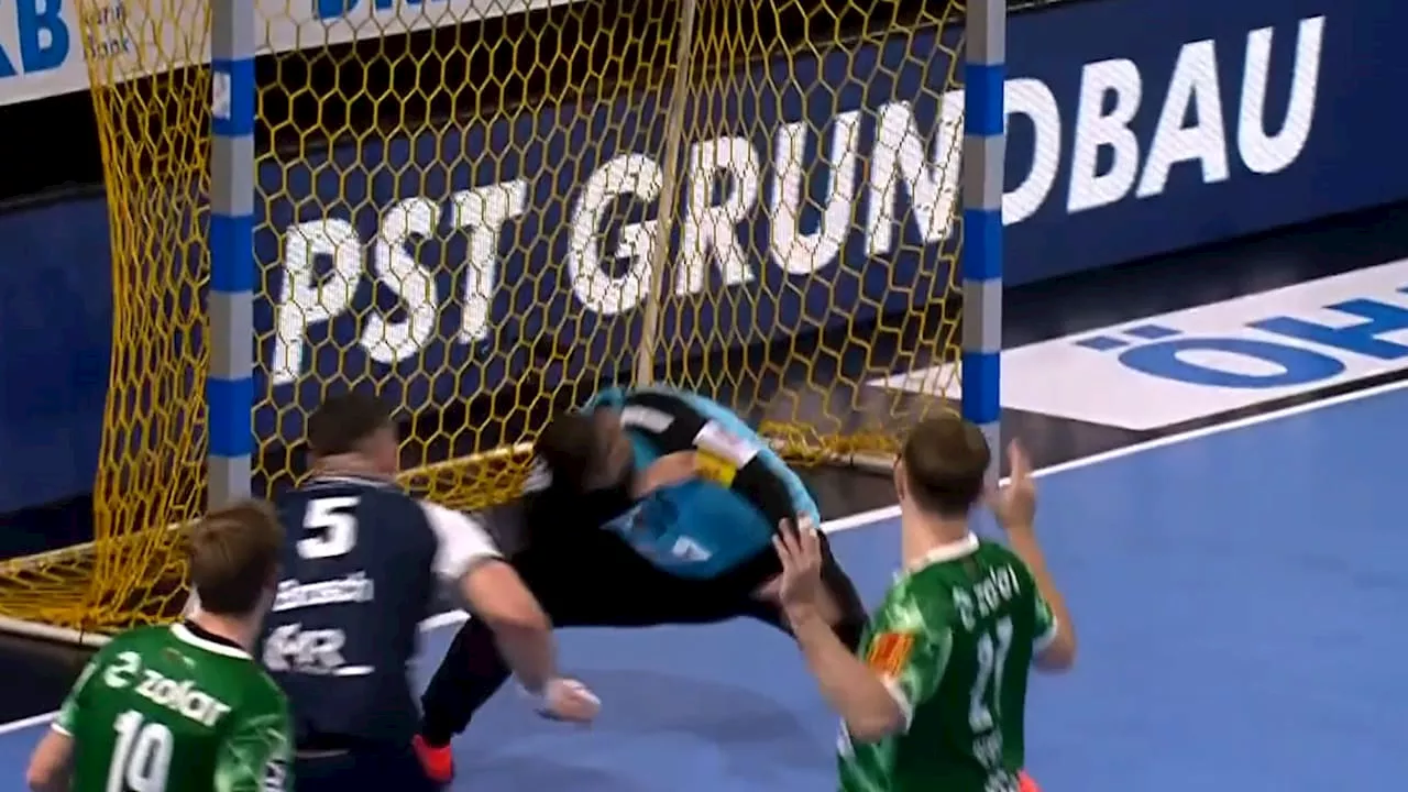 Schlimme Szene: Torwart-Star bekommt Ball brutal ins Gesicht