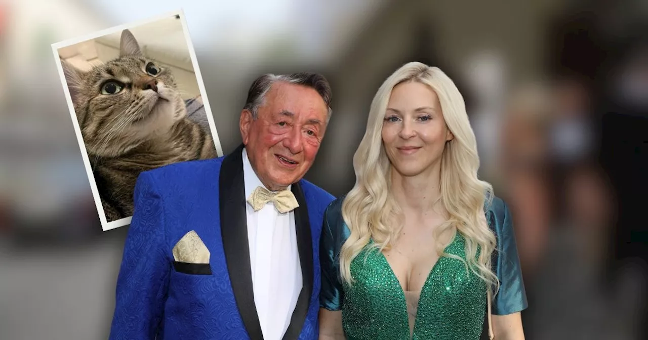 Witwe Simone ist sich sicher: Ihre Katze kommuniziert mit Richard Lugners Geist