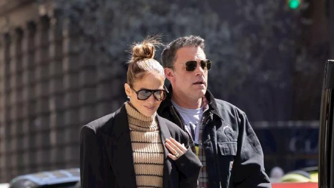 Jennifer Lopez e Ben Affleck, il divorzio va avanti (a rilento) «ma si amano ancora»