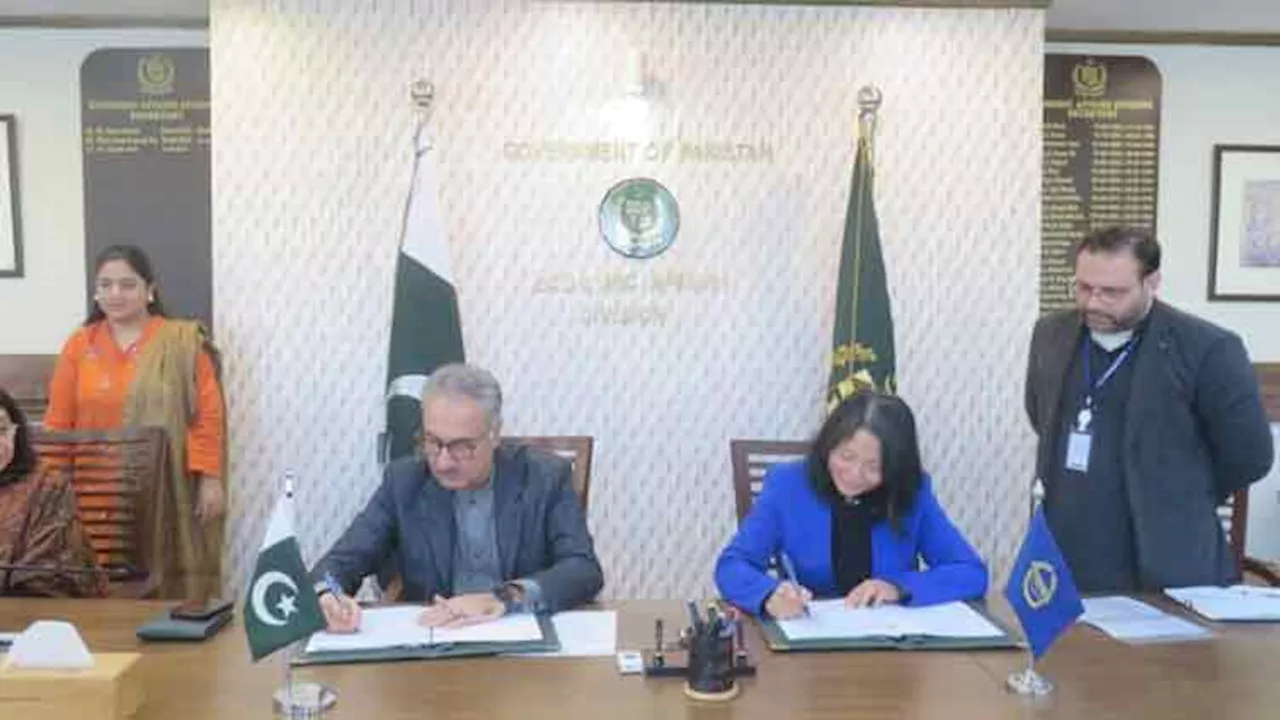 Pakistan, ADB sign 330mn dollars social protection agreement