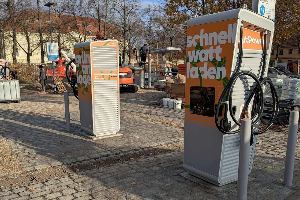 Berlin: CutPower nimmt HPC-Ladepark am Schloss Charlottenburg in Betrieb