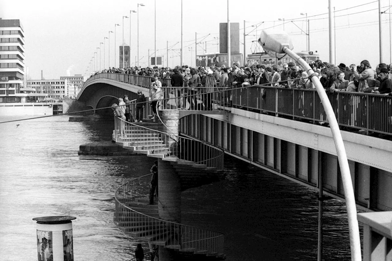 Köln-History: Hochwasser-Touris reisen in Scharen in die Stadt