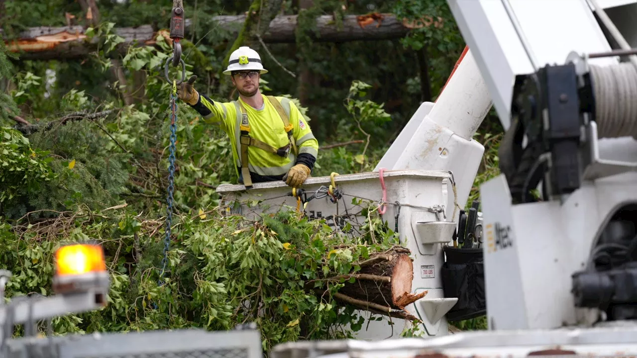 More than 60K without power as gusty winds move across Puget Sound region