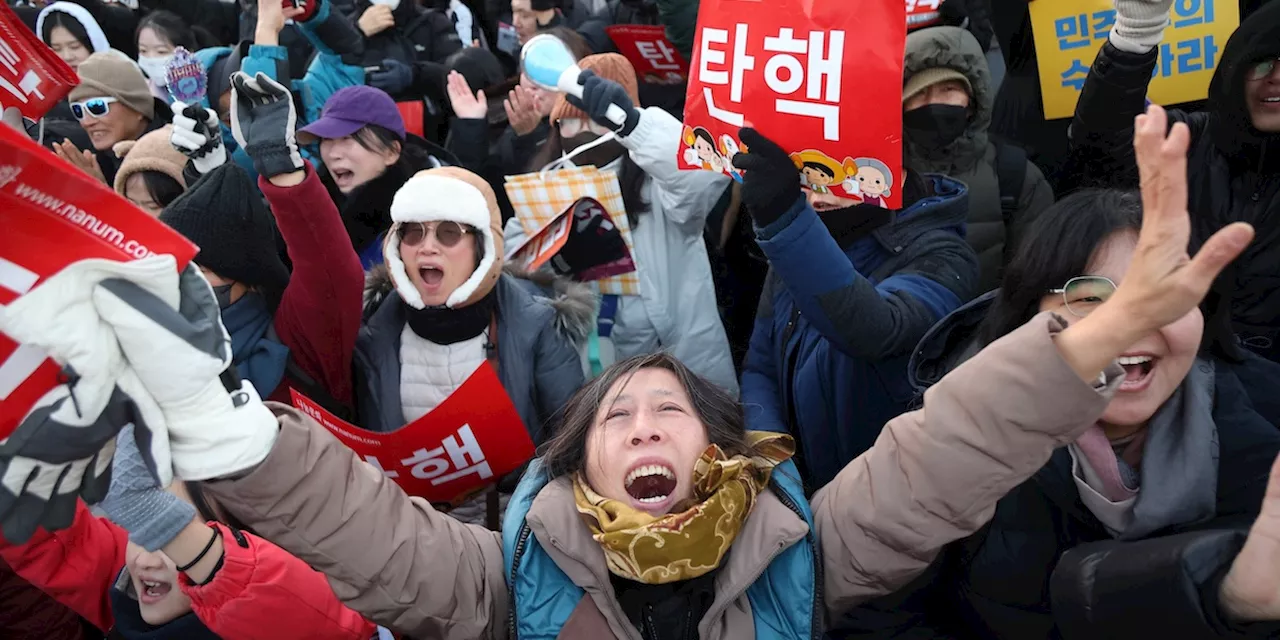 Il parlamento della Corea del Sud ha approvato l’impeachment del presidente