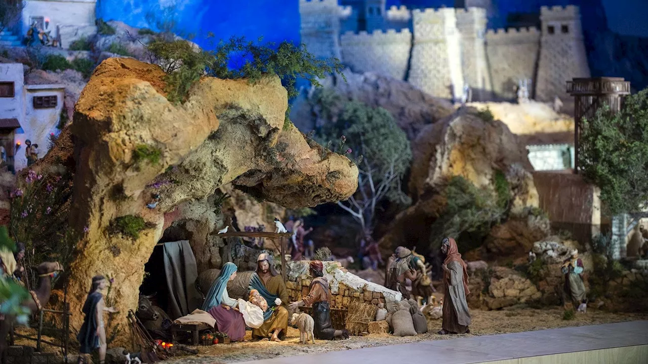 La Diputación de Valencia exhibe un belén de Navidad restaurado tras la DANA