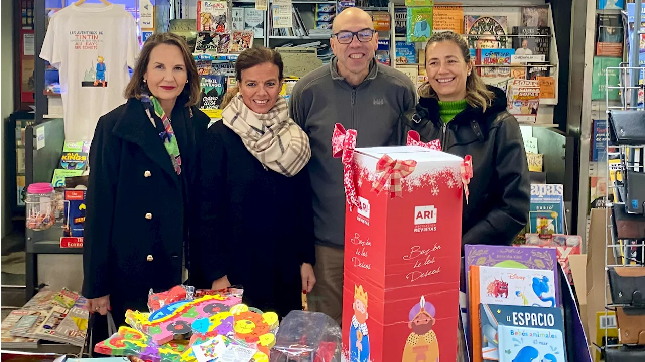 Los quiosqueros de Madrid se convierten en emisarios de Reyes Magos y Papá Noel