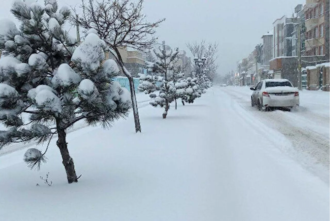 برف و کولاک در راه مناطق کوهستانی آذربایجان‌شرقی