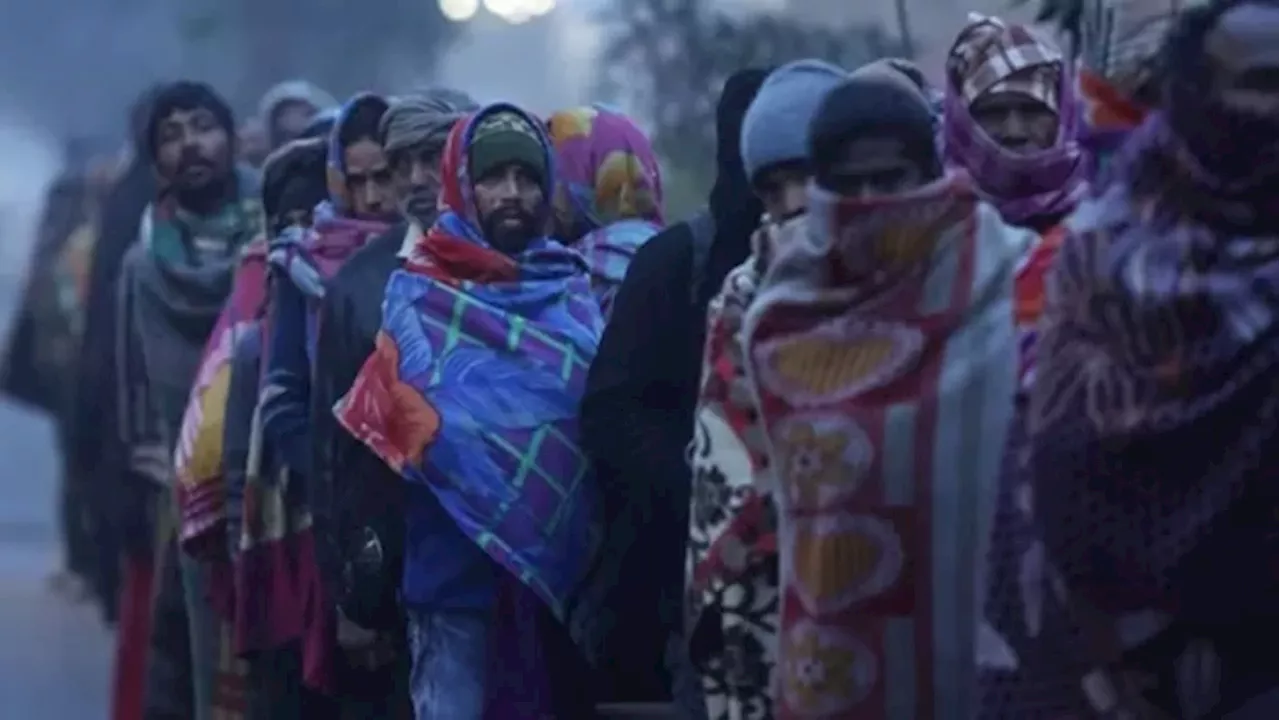 Weather: सर्दी ने दिखाए तेवर...दिल्ली-यूपी में शीतलहर ने बढ़ाई ठिठुरन; कश्मीर-हिमाचल में बर्फबारी बनी आफत