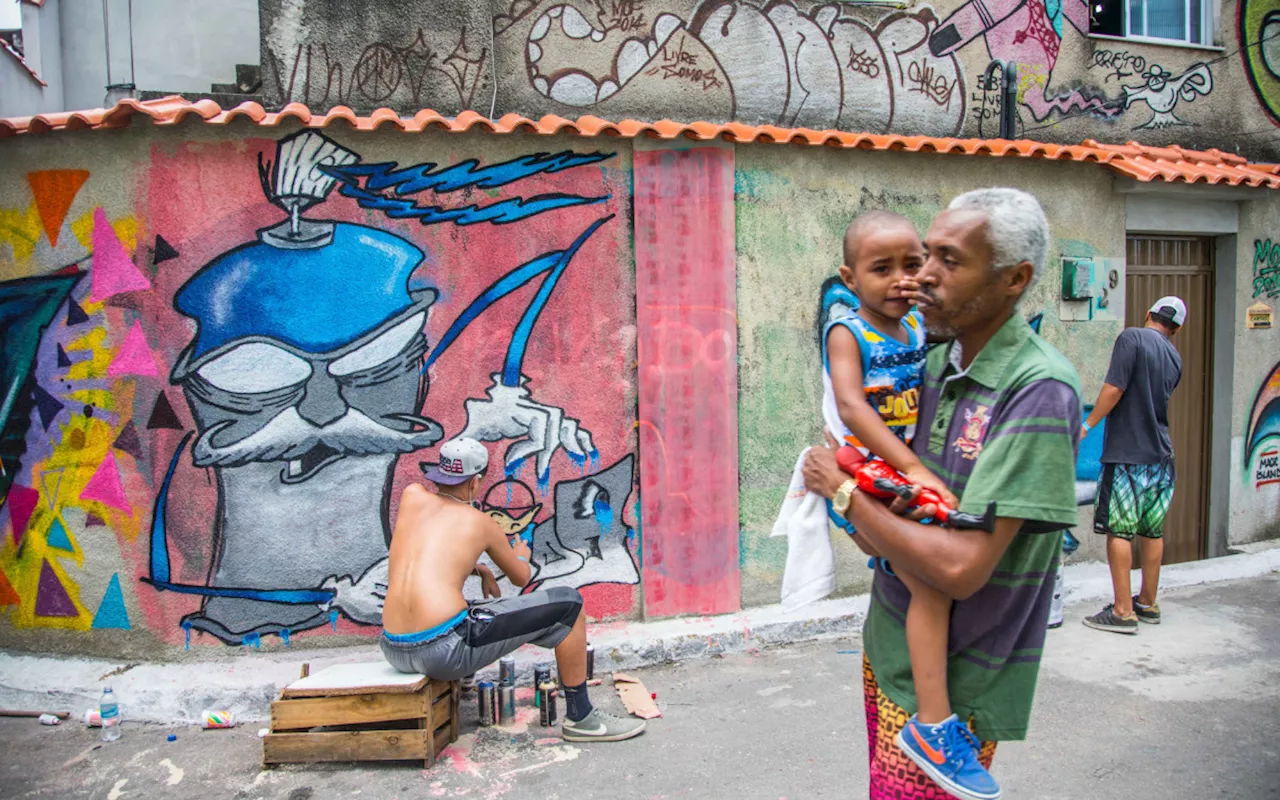 15ª Meeting Of Favela renova os muros da Vila Operária, em Caxias