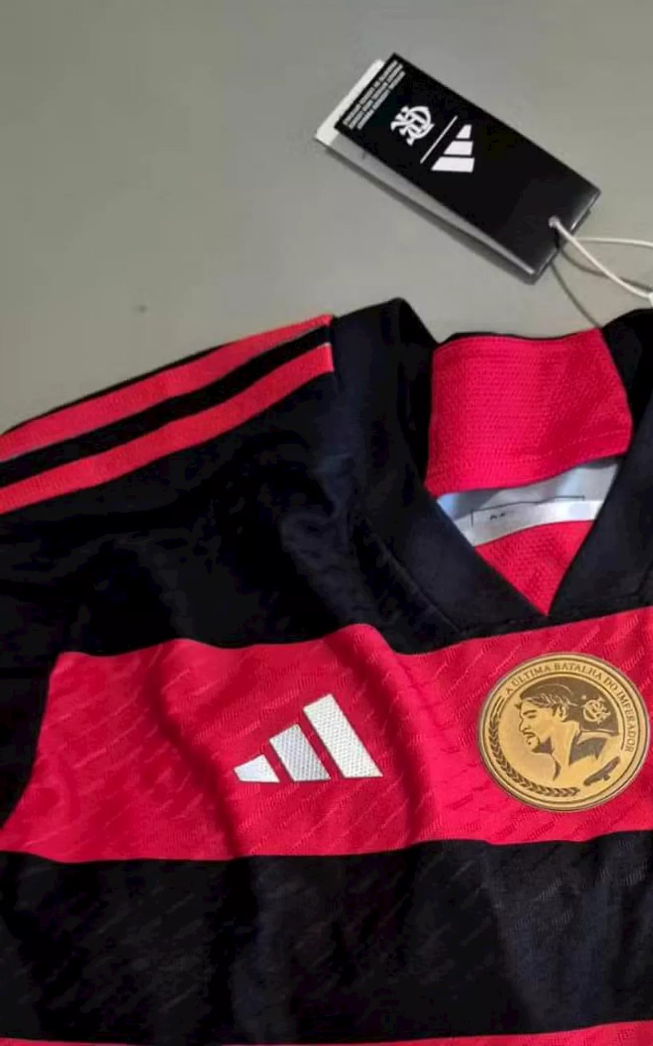 Veja a camisa do Flamengo que será usada na despedida de Adriano Imperador