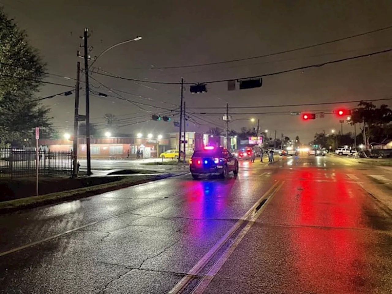 Woman dies after being found shot in car in NE Houston