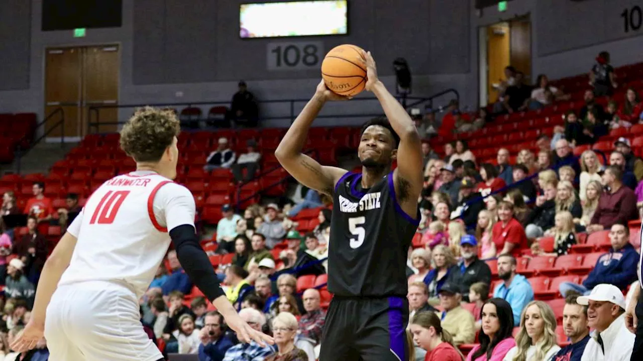 Tomley scores 21 as Weber State takes down Utah Tech 73-71