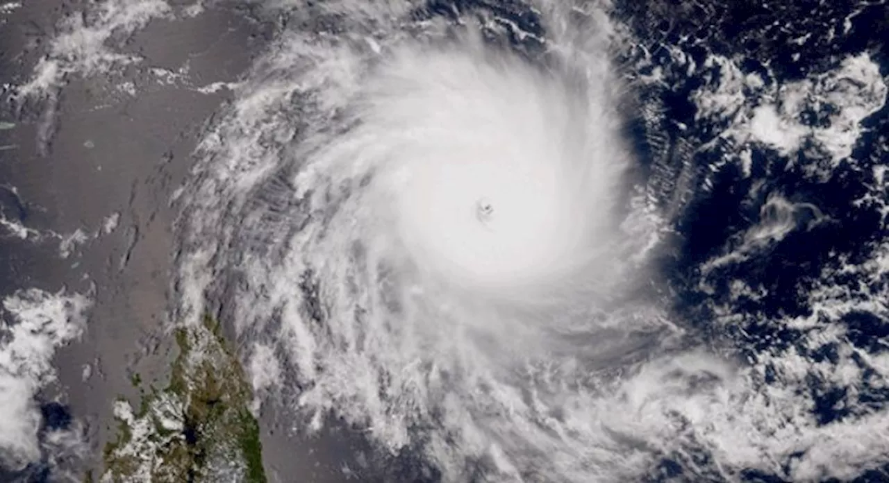 Mayotte : situation « catastrophique » après le passage du cyclone Chido