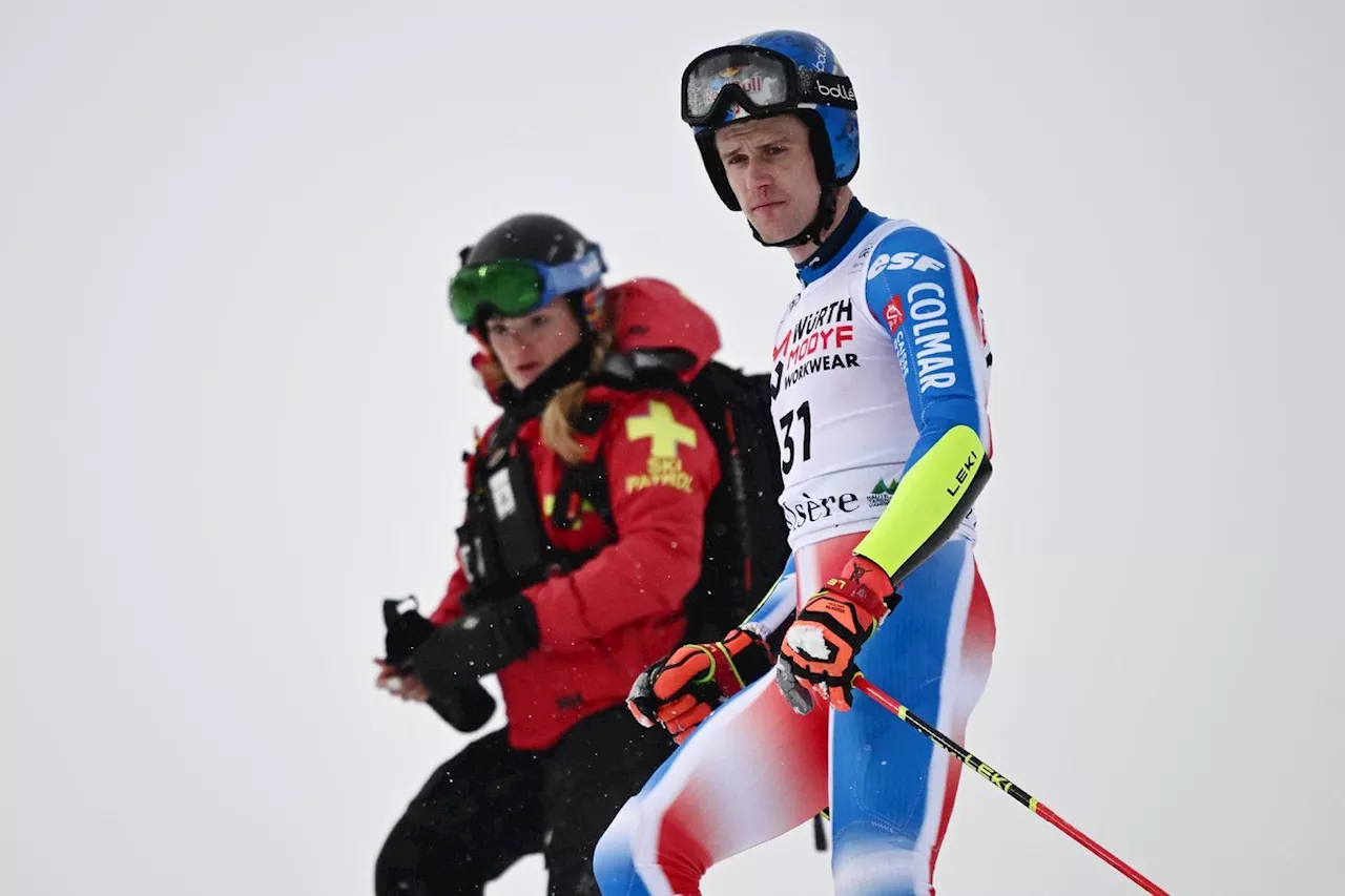 Ski: grosse chute de Clément Noël lors du géant de Val d'Isère