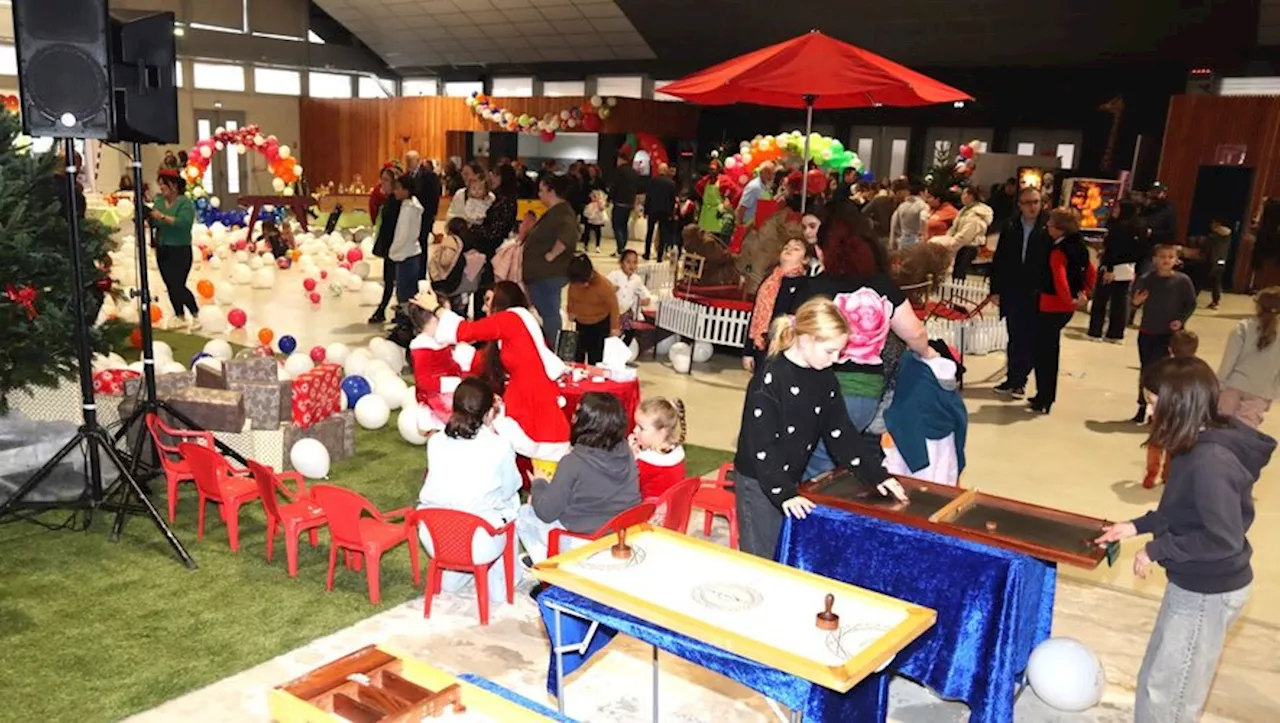 Rencontre magique avec le Père Noël et la Mère Noël sous la halle Jean Baylet