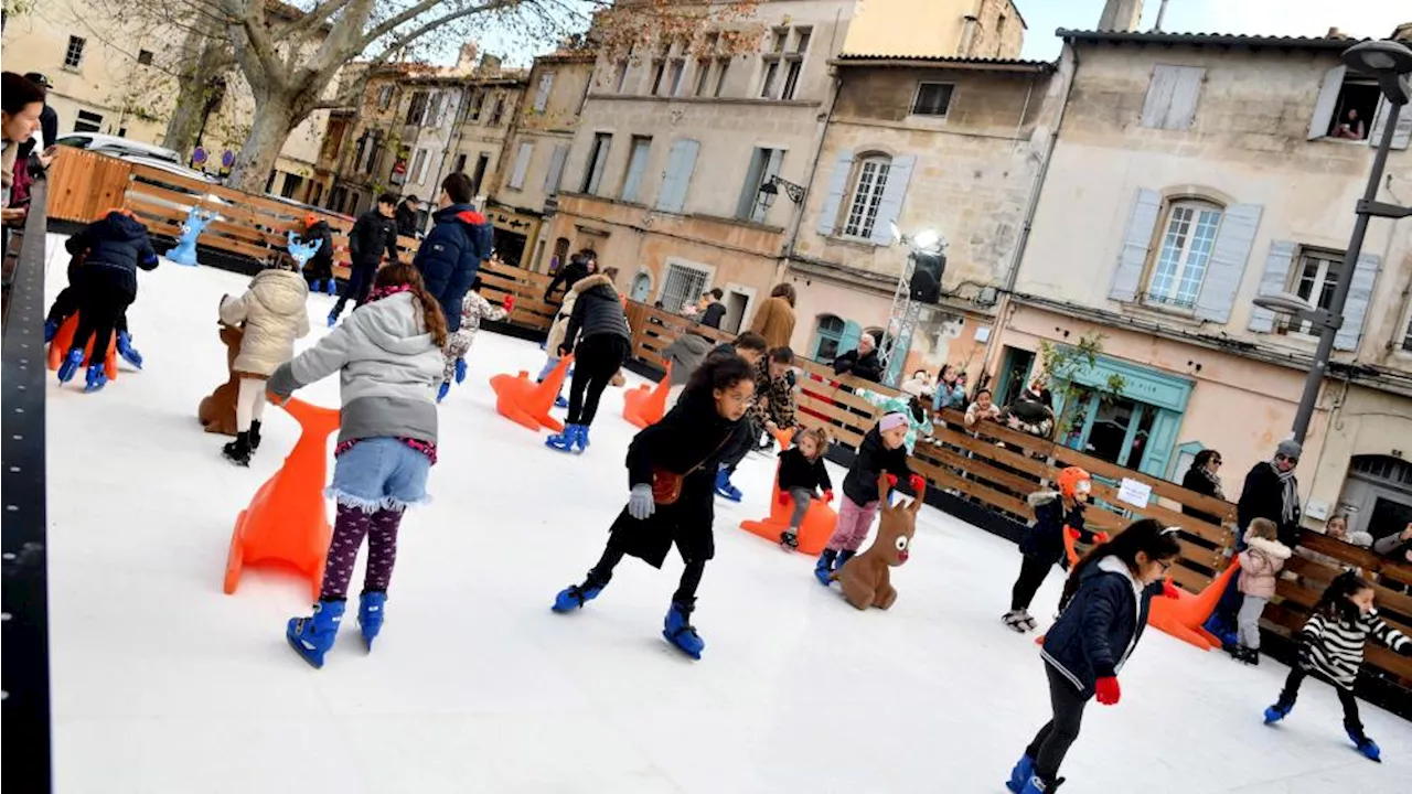 La patinoire éphémère de Noël s'installe place Voltaire à l'occasion des Calend'Arles