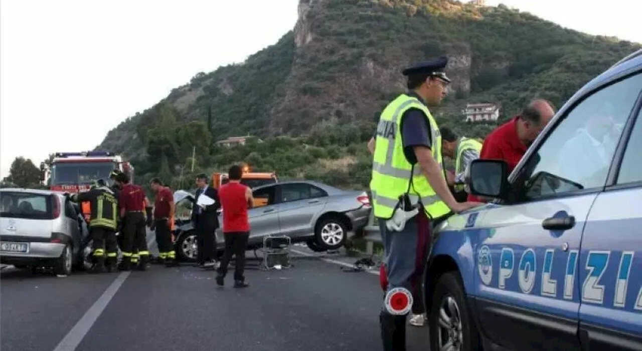 Auto con cinque giovani si schianta contro una cisterna: Ruben (25 anni) e Samuele (21) sono morti sul colpo.