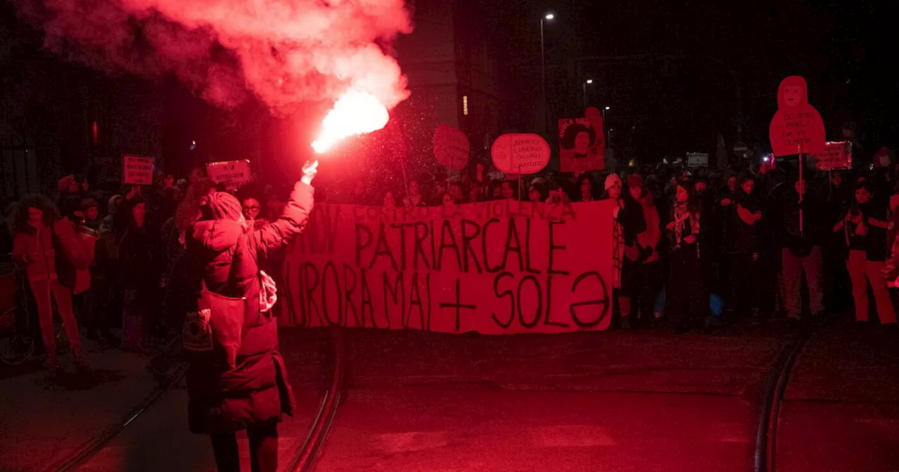 Non una di meno, le femministe disertano la protesta anti Ayatollah