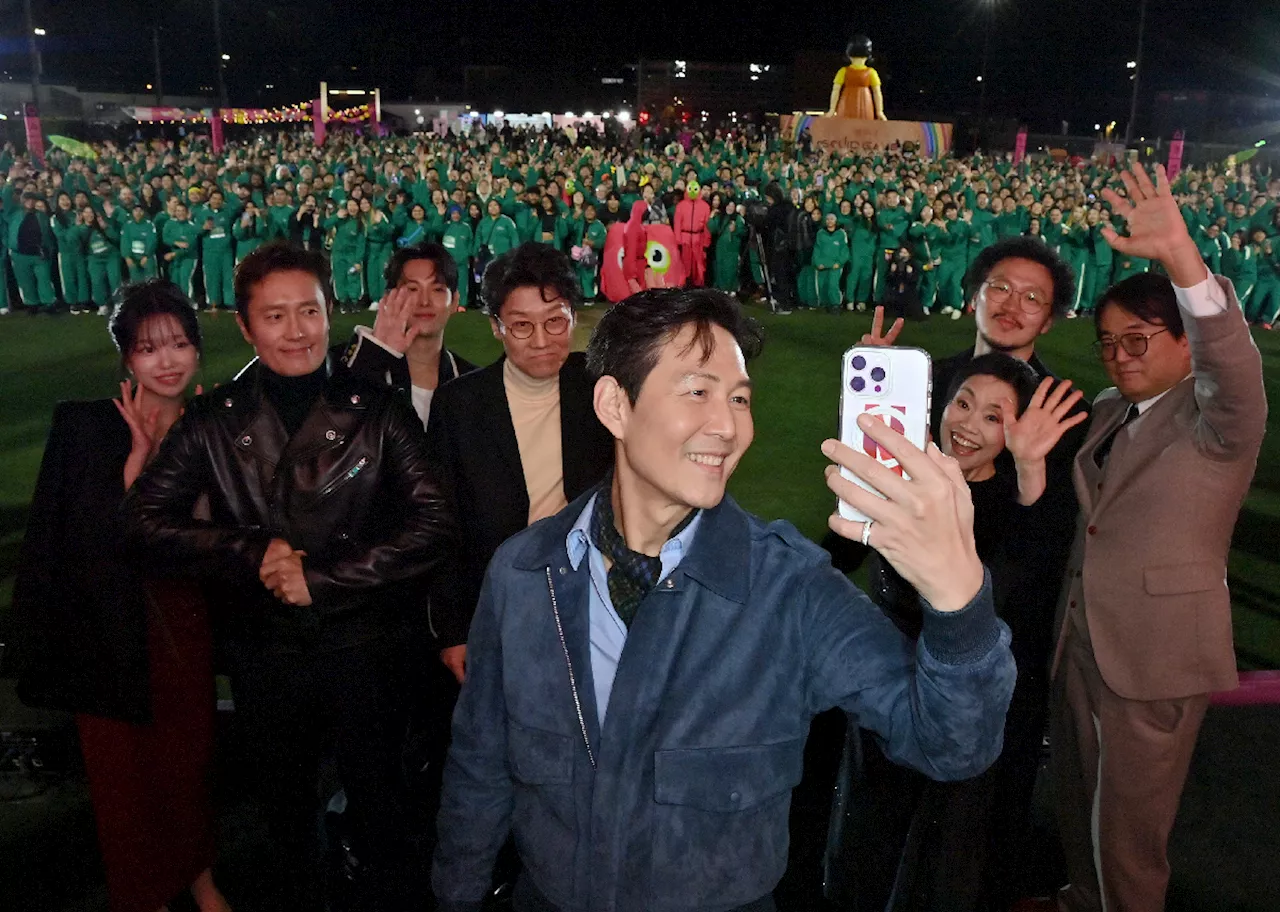 오징어게임 녹색 추리닝으로 물든 헐리우드.. 이벤트에 2000여명 몰려