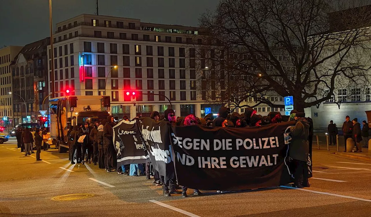 Demo gegen die Polizei: Schwarzer Block zieht durch Hamburg