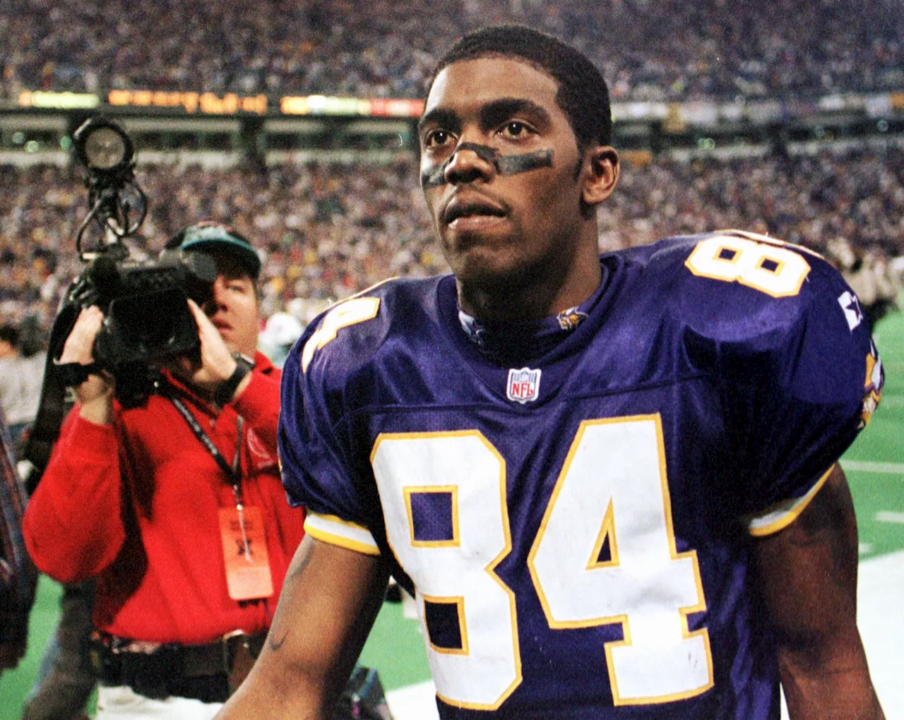 NFL Hall of Famer Randy Moss Confirms Cancer Diagnosis