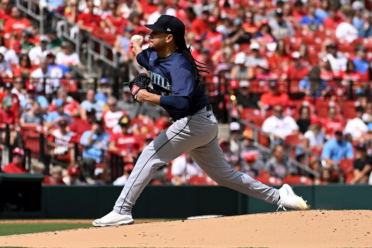 Red Sox, Cubs Continue To Pursue Luis Castillo In Blockbuster Trade With Mariners