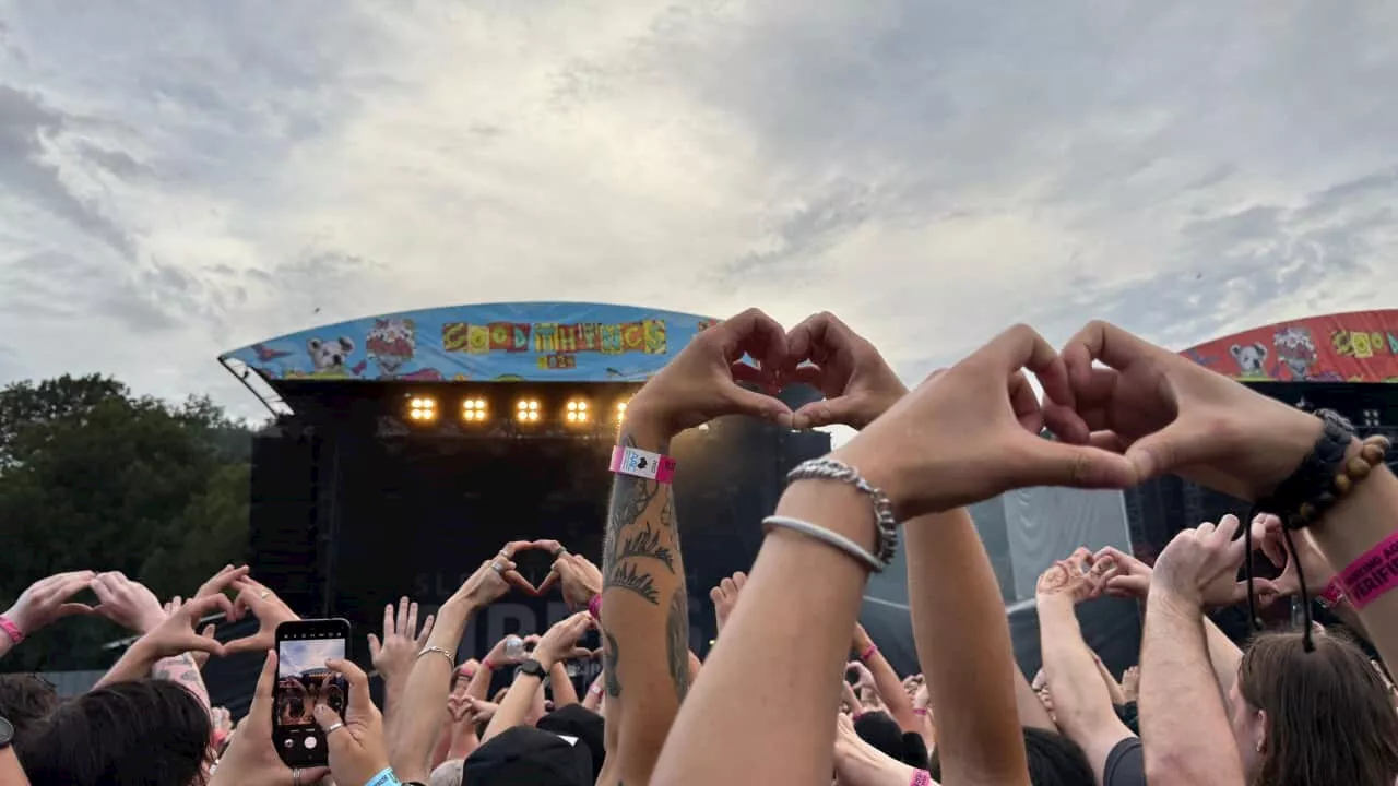 'It relies on us to survive': The hardcore metal fans keeping Australian festivals alive