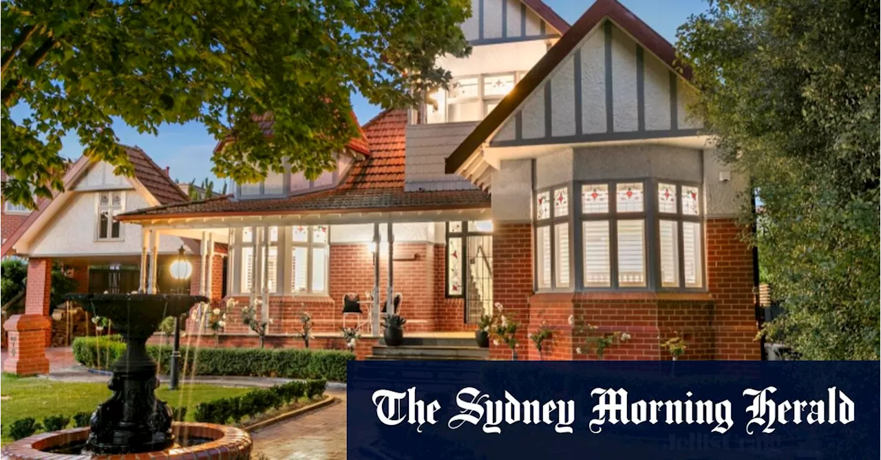 ‘Special’ Avondale Heights home breaks suburb record with $3.025m sale