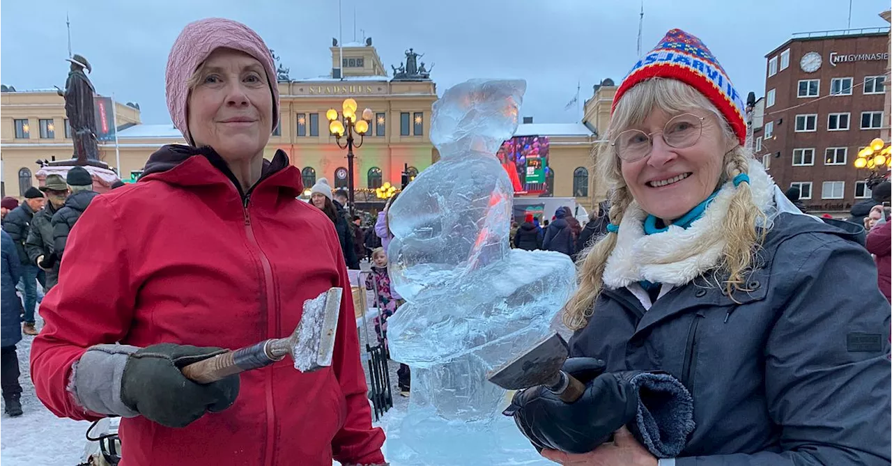 Här växer en gravid isprinsessa fram på torget i Sundsvall